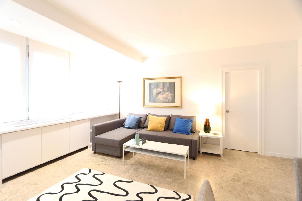 Urbantec Realty - Plaza De Colon Lejlighed Madrid Eksteriør billede