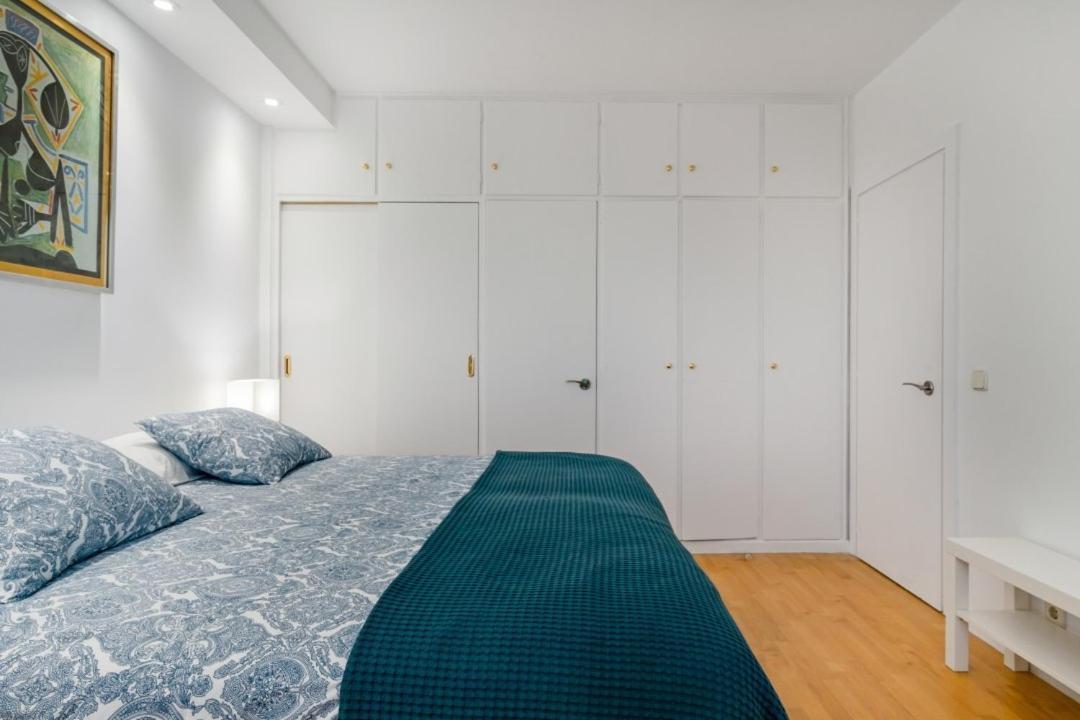 Urbantec Realty - Plaza De Colon Lejlighed Madrid Eksteriør billede