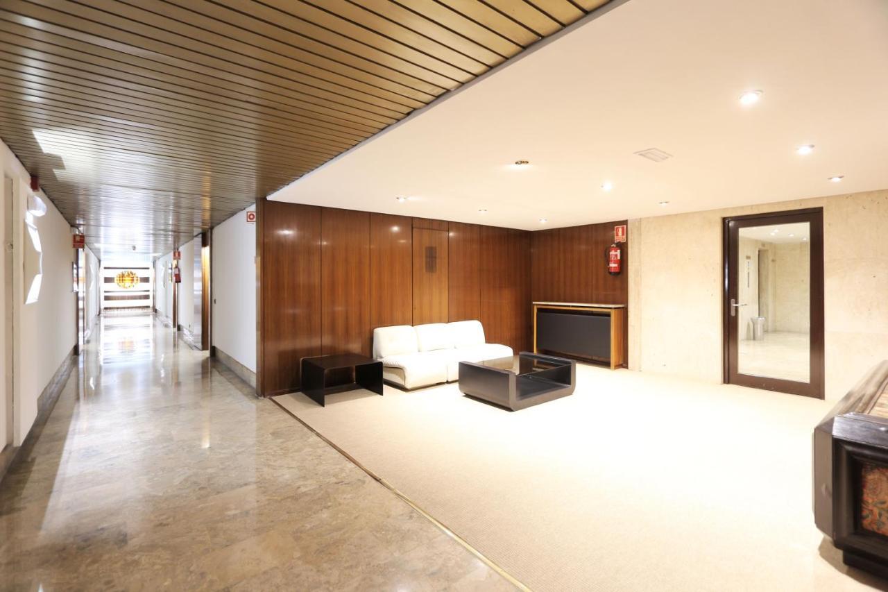 Urbantec Realty - Plaza De Colon Lejlighed Madrid Eksteriør billede